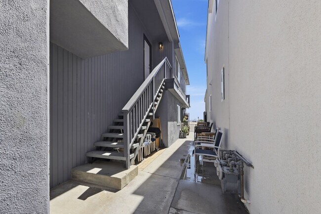 Building Photo - 3010 W Oceanfront