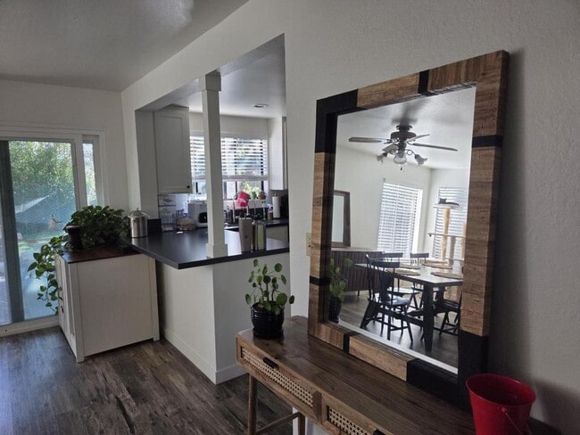 Building Photo - 55 Las Praderas Dr