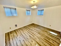 Building Photo - Available Now-2BD/1B Boise Duplex, short w...