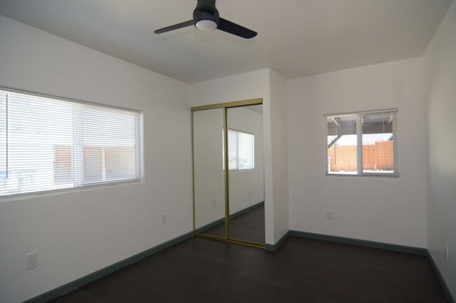 Building Photo - Remodeled 2 Bedroom 1 Bath Duplex! Great Central Tucson Location!
