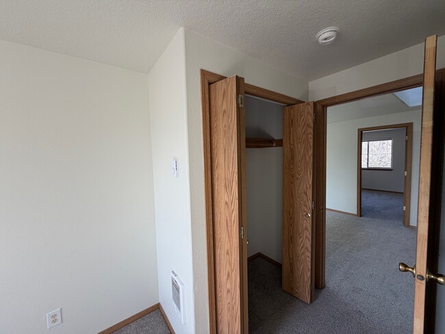 Building Photo - 1139 2nd St NW