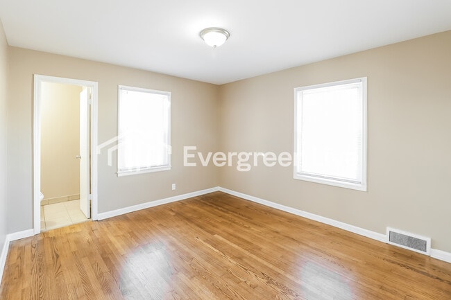 Building Photo - 6701 Fairway Dr