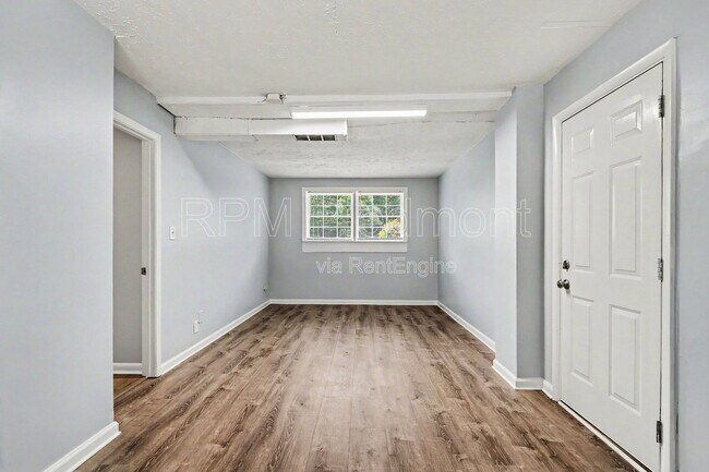 Building Photo - 2642 Hatfield Cir SE