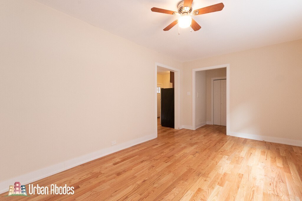 Building Photo - 3731 N Pine Grove Ave