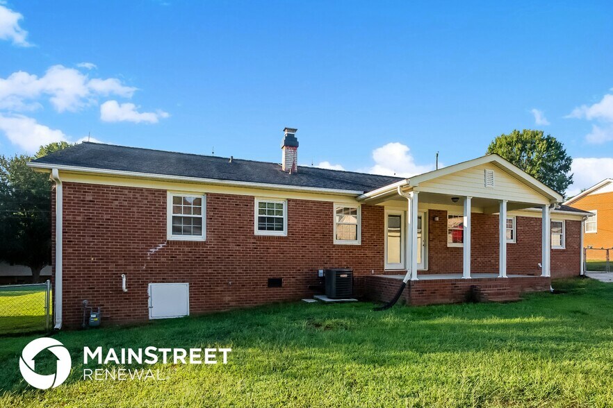 Building Photo - 2157 Sheffield Dr