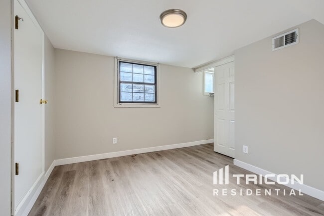 Building Photo - 3625 S Elati St