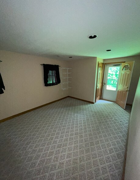 master - 258 E Hubert Ave