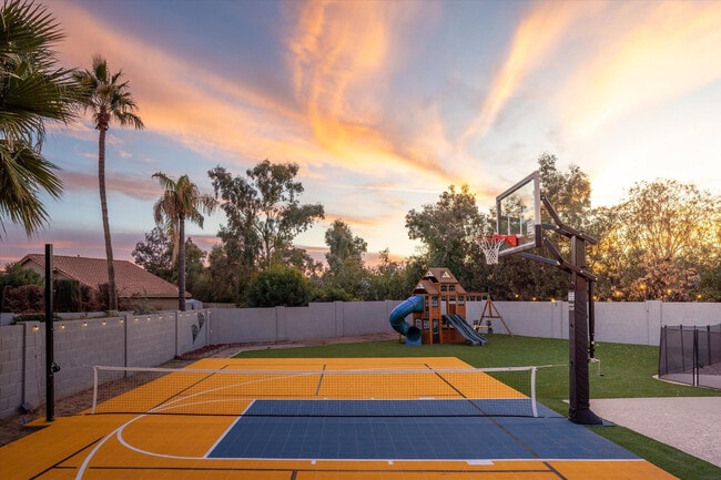 Building Photo - 15232 N 49th St