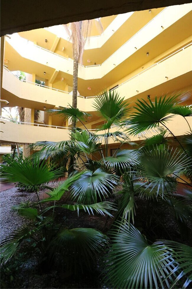 Building Photo - 8335 SW 152nd Ave