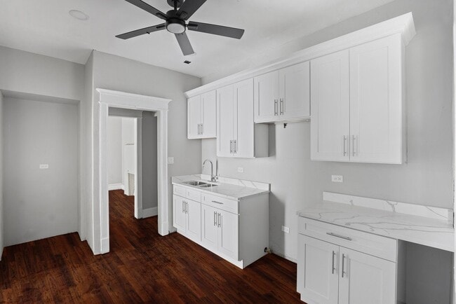 Building Photo - 5341 S Indiana Ave