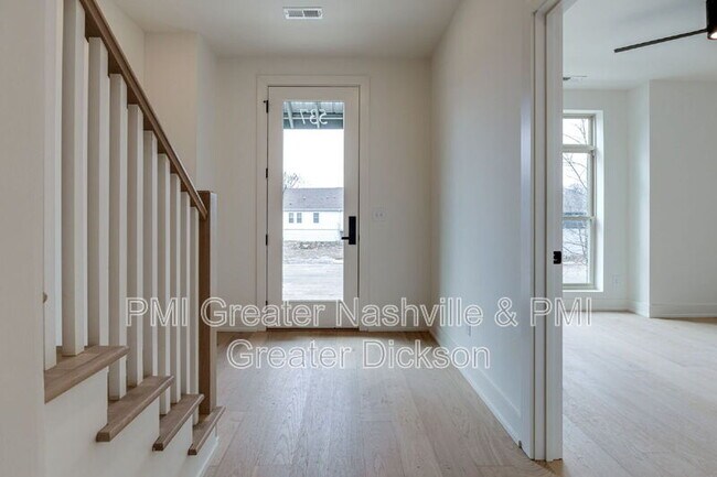 Building Photo - 537 Midnight Wy