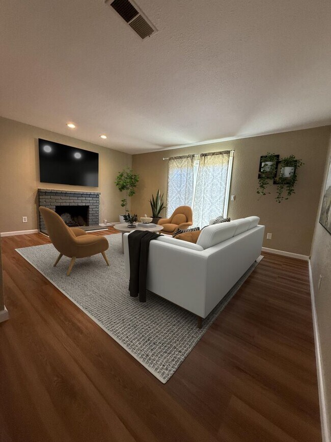 Building Photo - *Beautifully Updated 4 Bedroom, 2 Bathroom Home in Fairfield!*