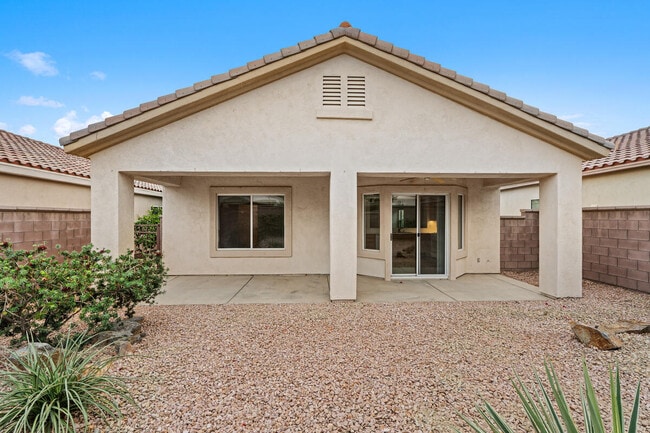 Building Photo - 78472 Glastonbury Way