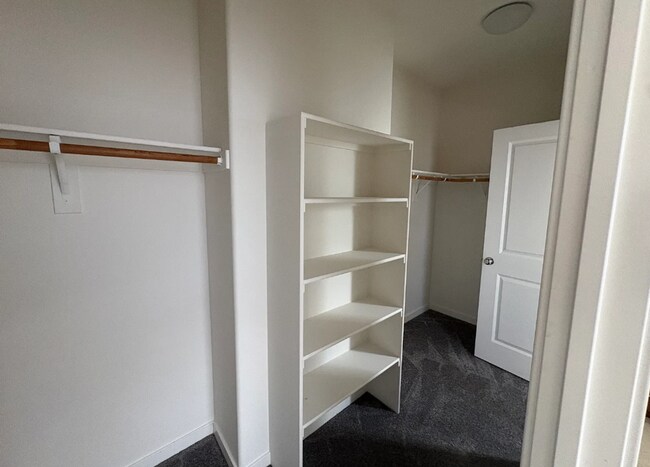 Building Photo - 1072 Mariners Dr