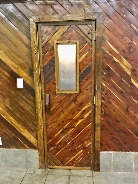 Sauna & Steam Room - 301 Pinnacle Inn Rd