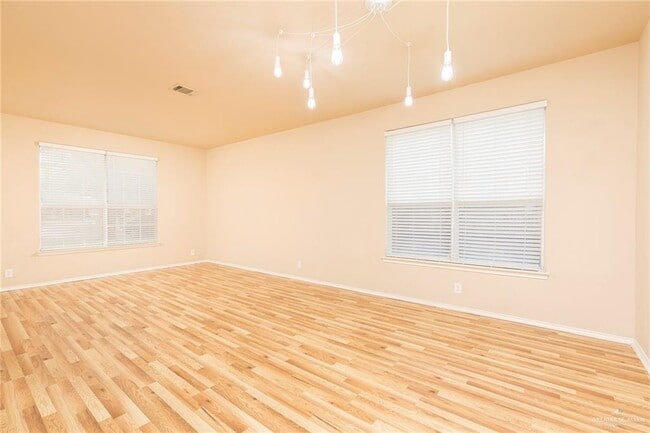 Building Photo - 900 N 51st St