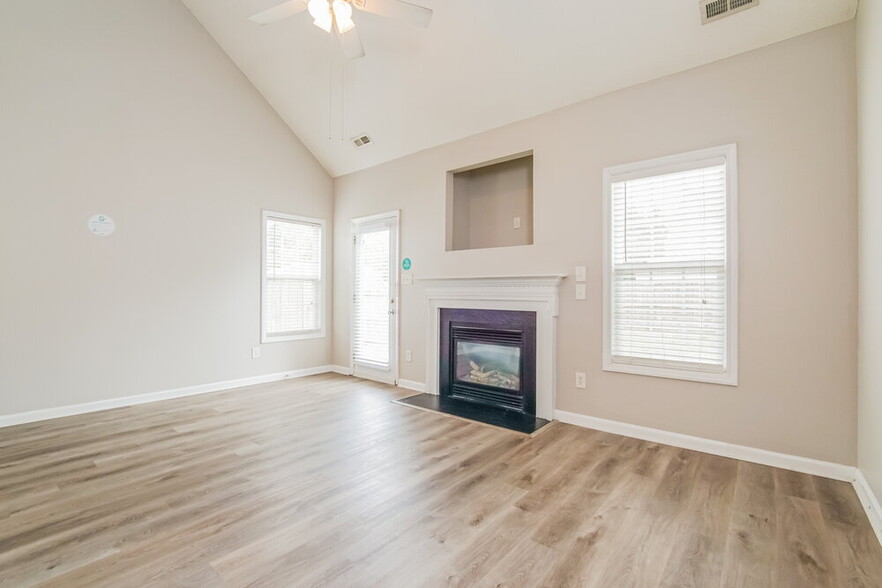 Building Photo - 108 Acropolis Pl