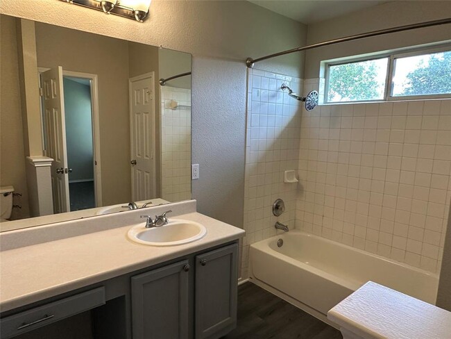 Building Photo - 1600 McDowell Bend