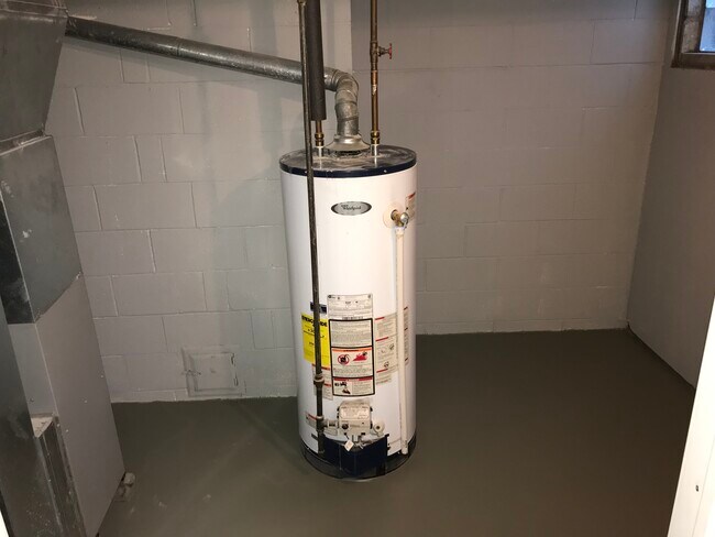 Laundry Room in basement - 448 Edinburgh Rd
