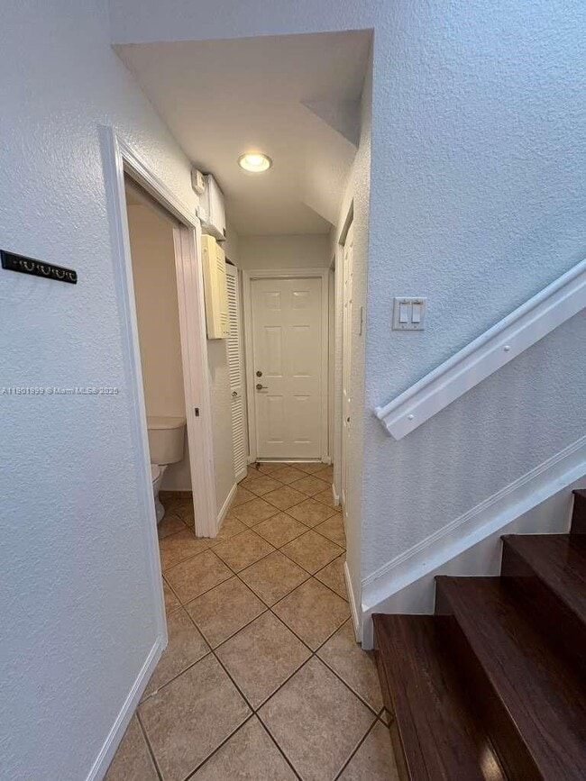 Building Photo - 1064 Golden Cane Dr