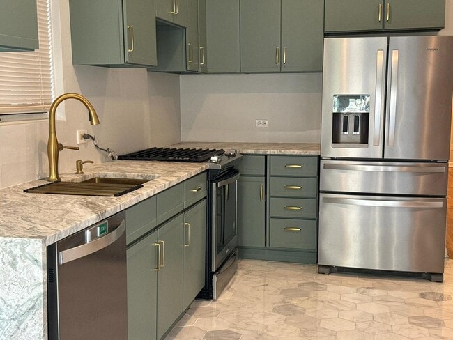 Building Photo - 923 W Fletcher St