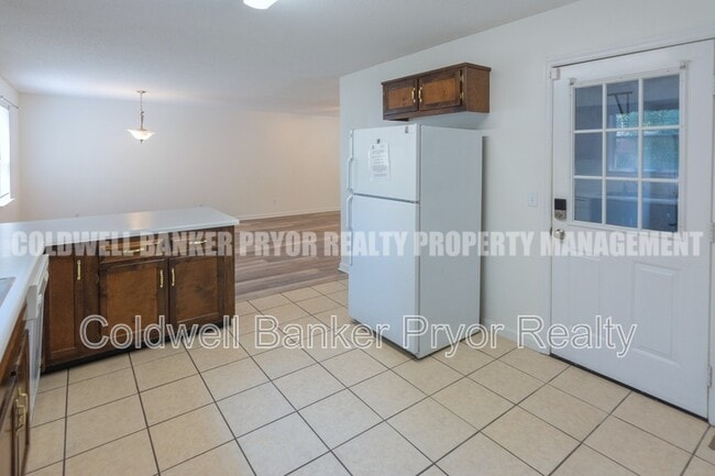 Building Photo - 1240 N Concord Rd