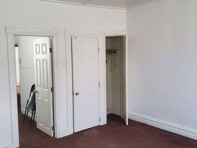 Building Photo - 3 Bedroom House in West Philadelpia