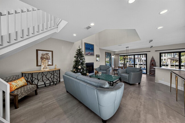 Building Photo - 1505 SE 11th St