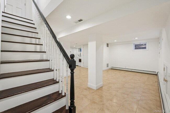 Building Photo - 71 Tamarack Rd
