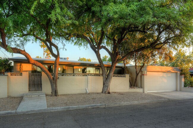 Building Photo - PRE-LEASE AUGUST 2026 - Beautiful Modern Living near Campus