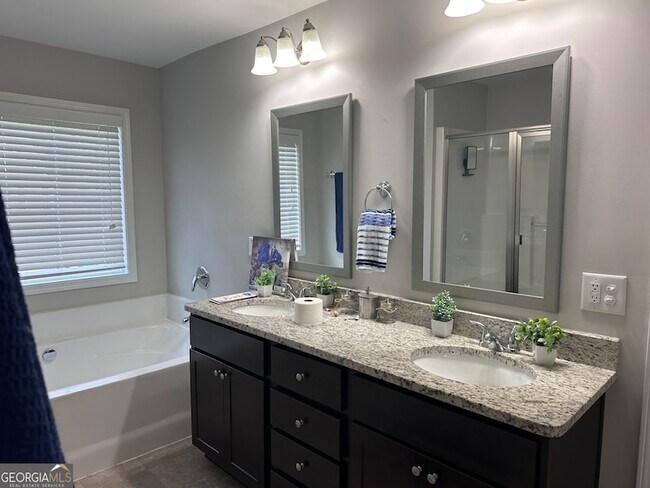 Building Photo - 273 The Blvd