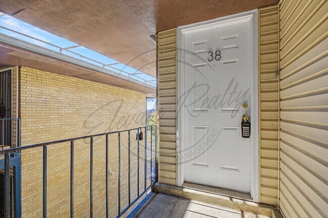 Building Photo - SPRING SPECIAL!! FIRST MONTH FREE on this Two Bedroom Condo, Second Floor, across from Madison Pa...