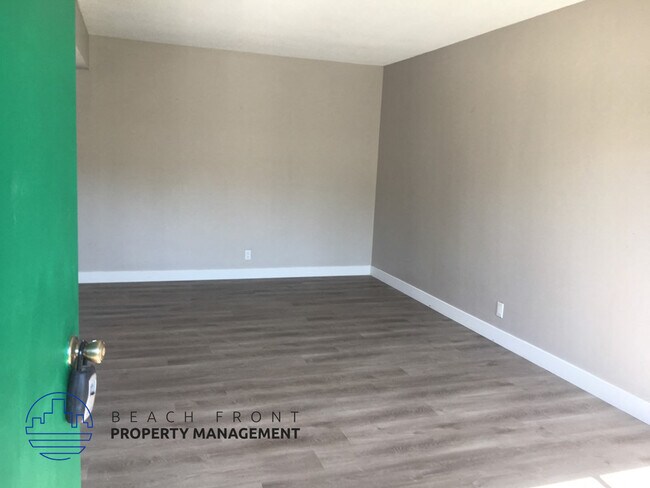 Building Photo - 141 E. Wakefield