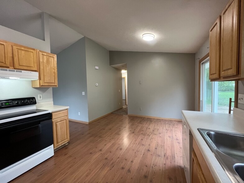 Building Photo - 5315 Garden Plain Ave