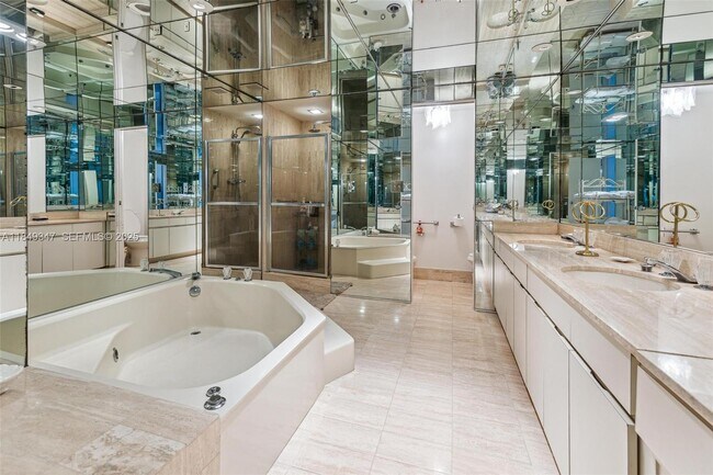 Building Photo - 10175 Collins Ave