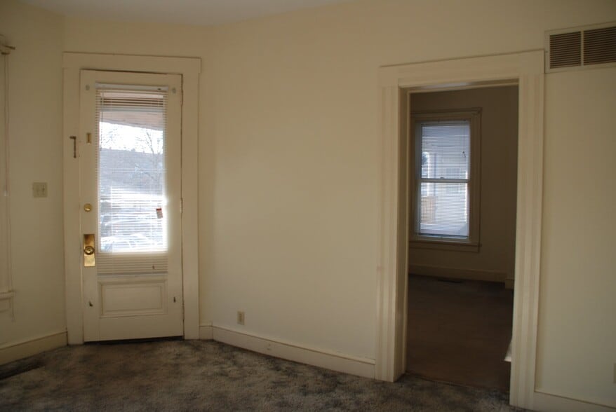 Building Photo - 207 Scammel St