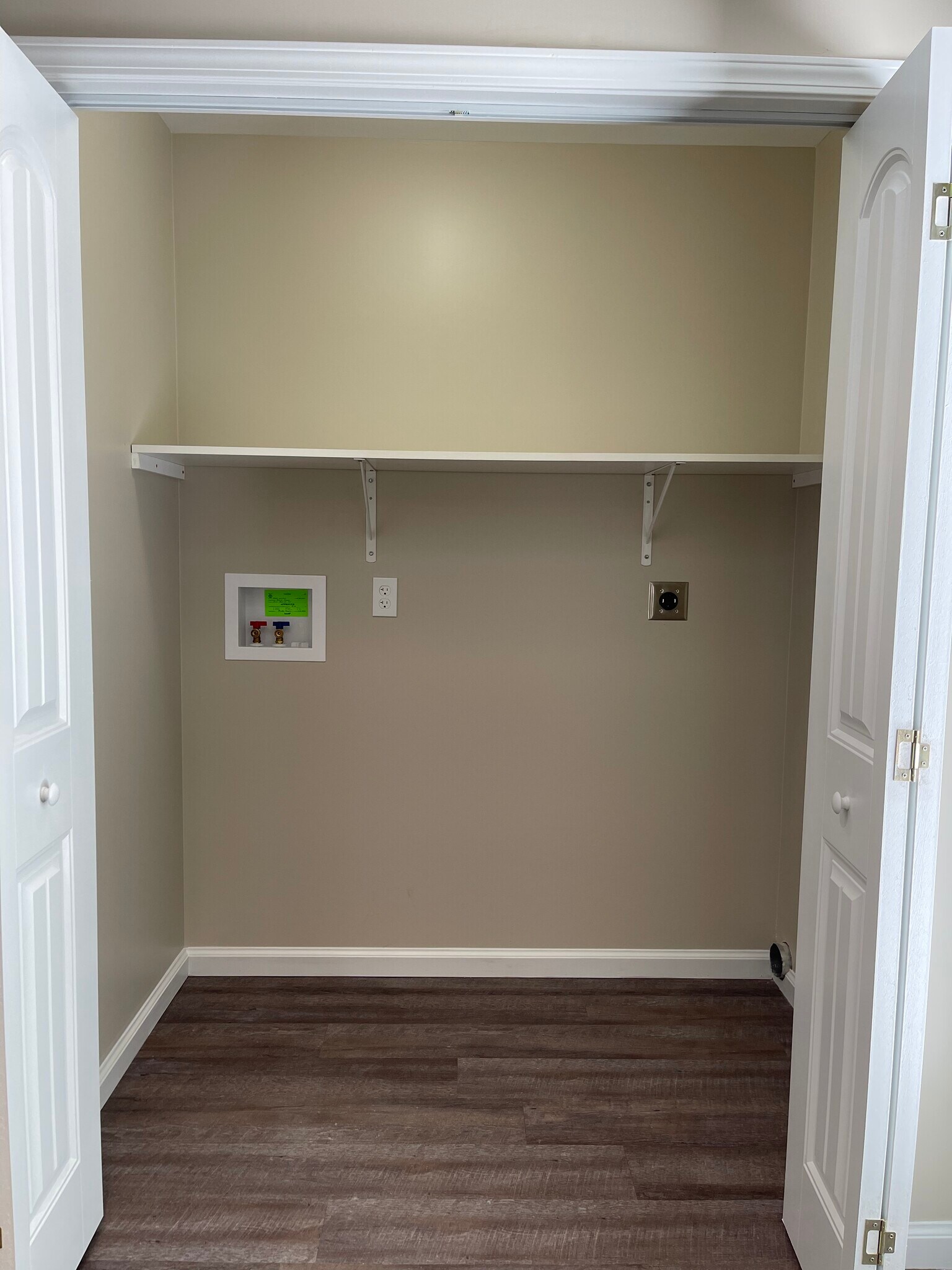 Building Photo - 713 Adkins St