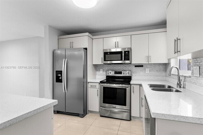 Building Photo - 1472 NE 62nd St