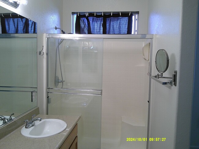 Building Photo - 135 Rennert Way