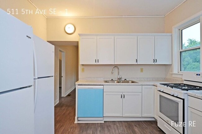 Building Photo - 511 5th Ave SE
