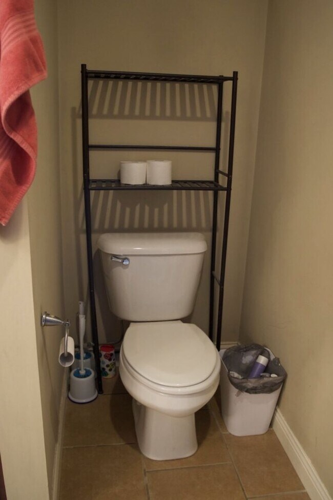 Building Photo - Nice 3 Bed 2 Bath House In Vanderveen Crossing!