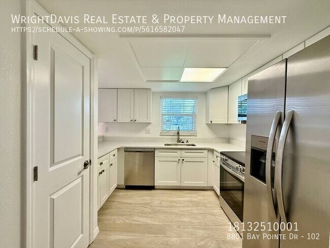 Building Photo - 8801 Bay Pointe Dr