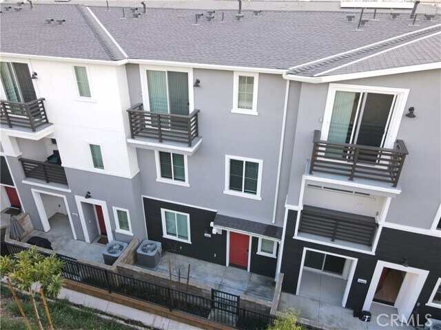 Building Photo - 1487 Skyline Ln