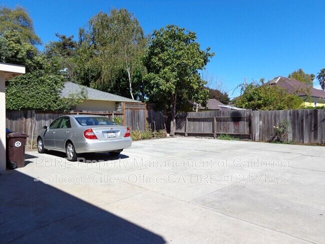 Building Photo - 508 Caledonia St