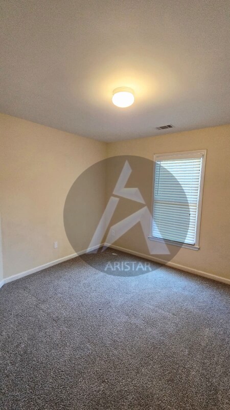 Building Photo - 223 Elmbrook Ln