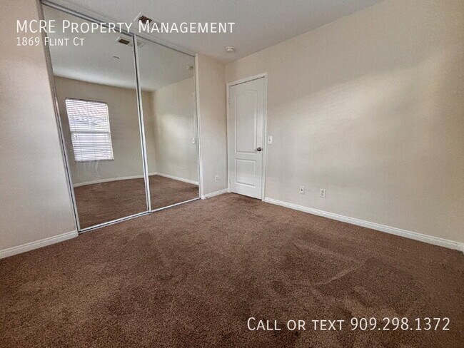 Building Photo - 1869 Flint Ct