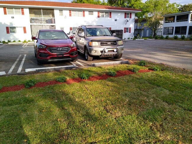 Building Photo - 10120 NW 36 St Coral Springs, FL 33065