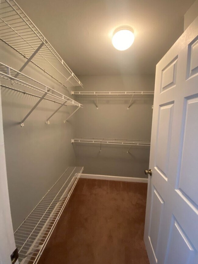 Building Photo - 18489 Bridle Club Dr