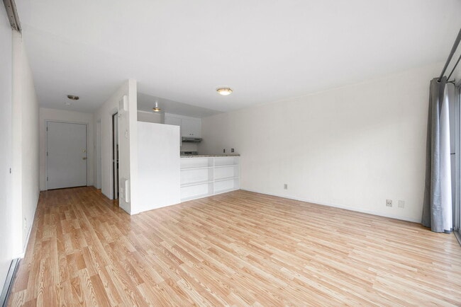 Building Photo - 425 Orange St