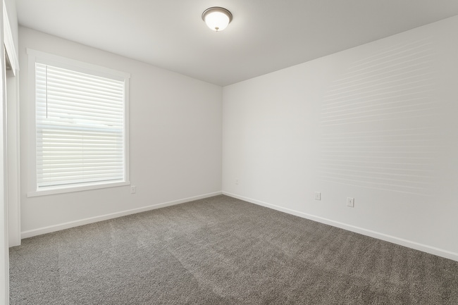 Building Photo - 3 bed/2 bath in the up and coming West Richland area